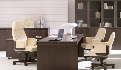 Spyro MD Cabin Design Table and Chairs