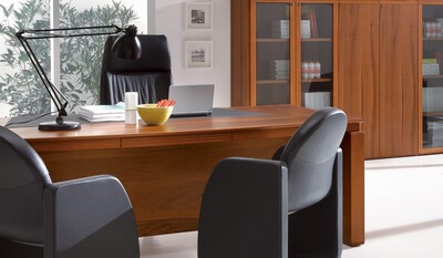 Spyro MD Cabin Design Table and Chairs