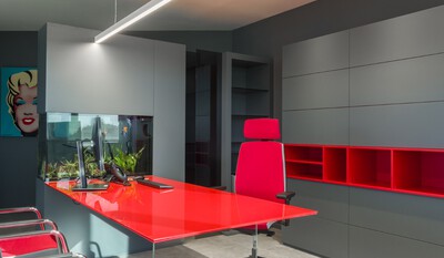 Spyro MD Cabin Design Table and Chairs